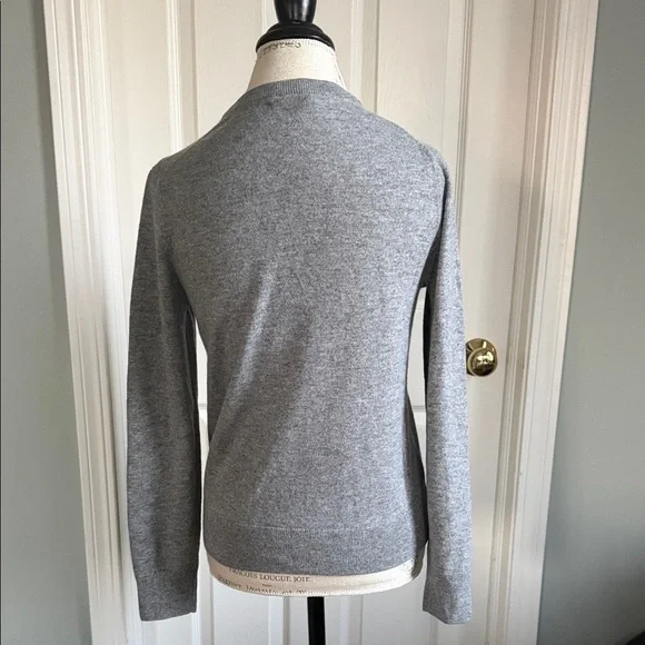 Quince Mongolian Cashmere Crewneck Sweater in Heather Grey: S - Picture 5 of 7